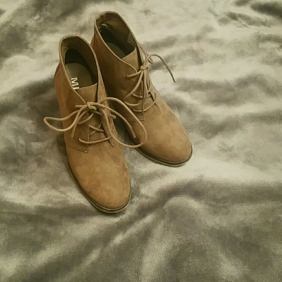 MIA Lace Up Heel Ankle Booties size 8.5 - Picture 7 of 8